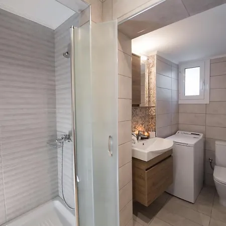 別荘 The House-valley Of *