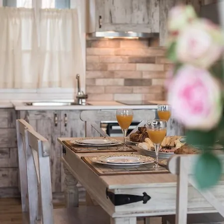 The House-valley Of * Επίσκοπος