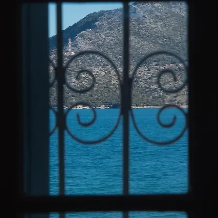 The House-valley Of Επίσκοπος