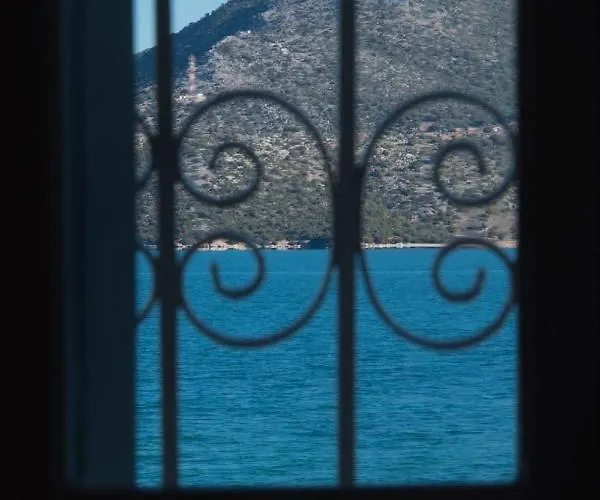 The House-valley Of Episkopos