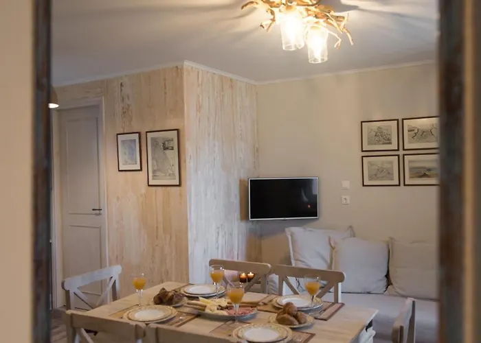 The House-valley Of Episkopos